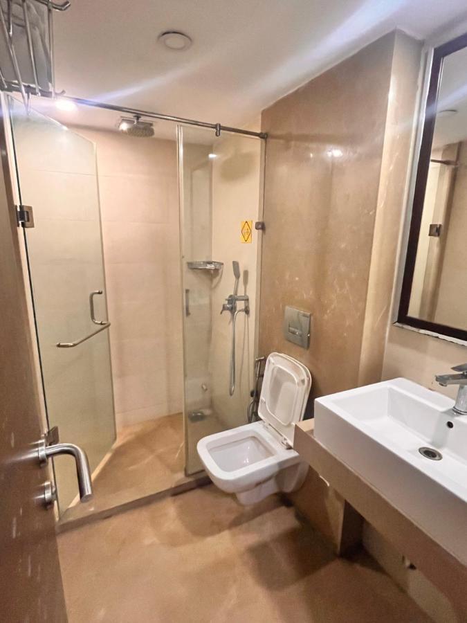 Krios Hotel - Near Sg Highway, Amhedabad Dış mekan fotoğraf