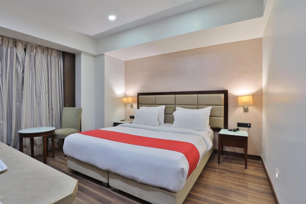 Krios Hotel - Near Sg Highway, Amhedabad Dış mekan fotoğraf
