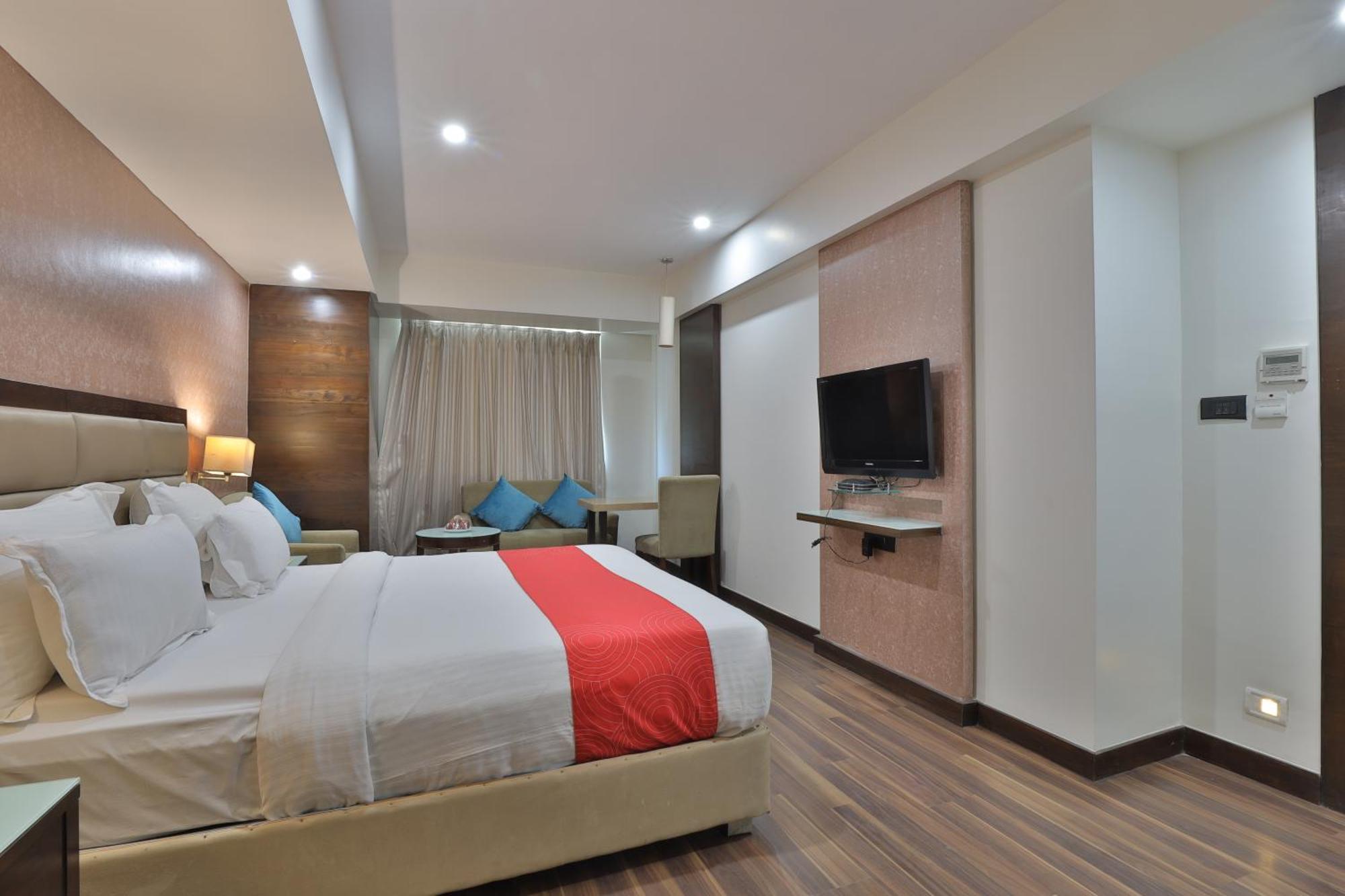 Krios Hotel - Near Sg Highway, Amhedabad Dış mekan fotoğraf