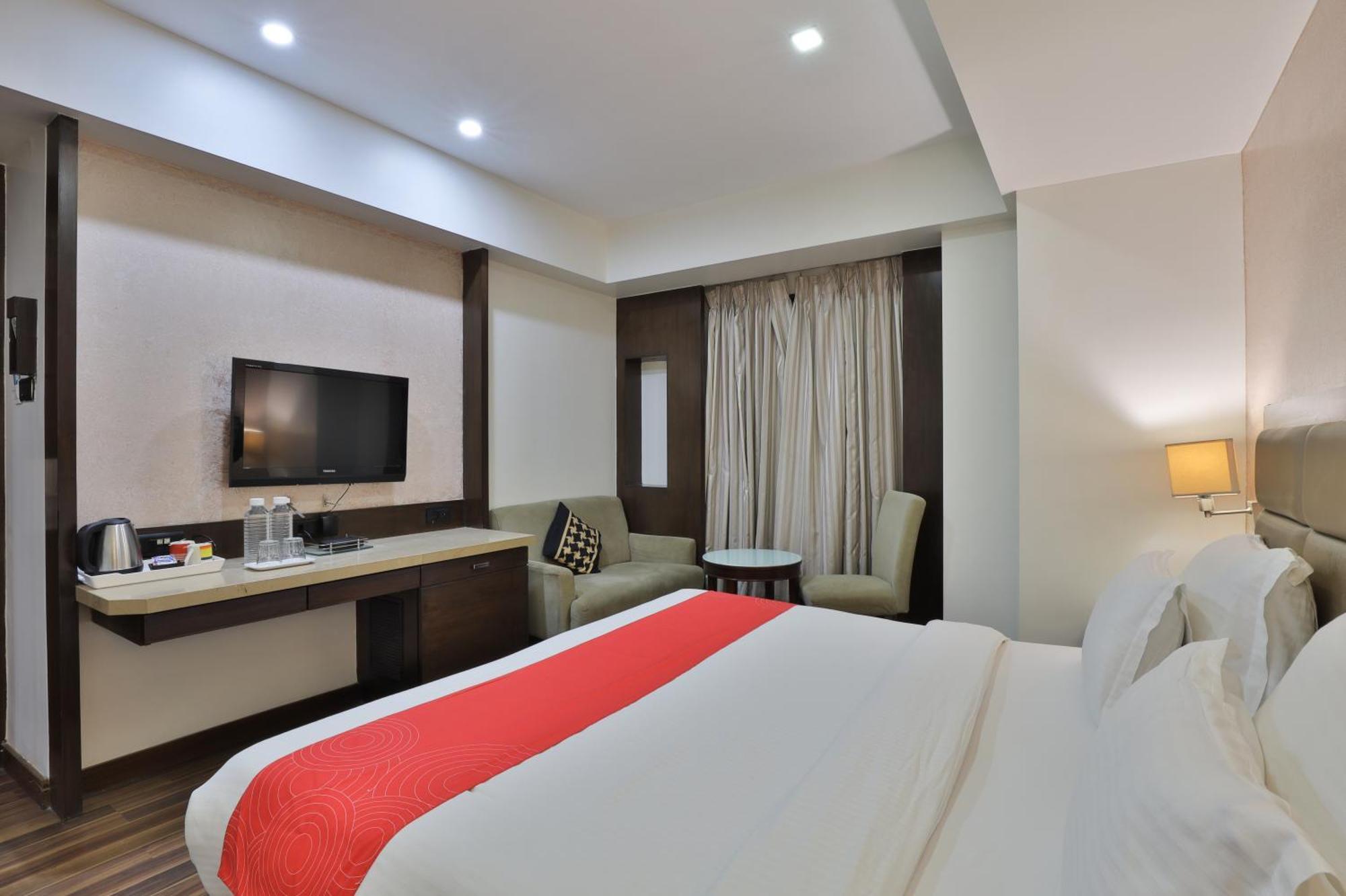 Krios Hotel - Near Sg Highway, Amhedabad Dış mekan fotoğraf